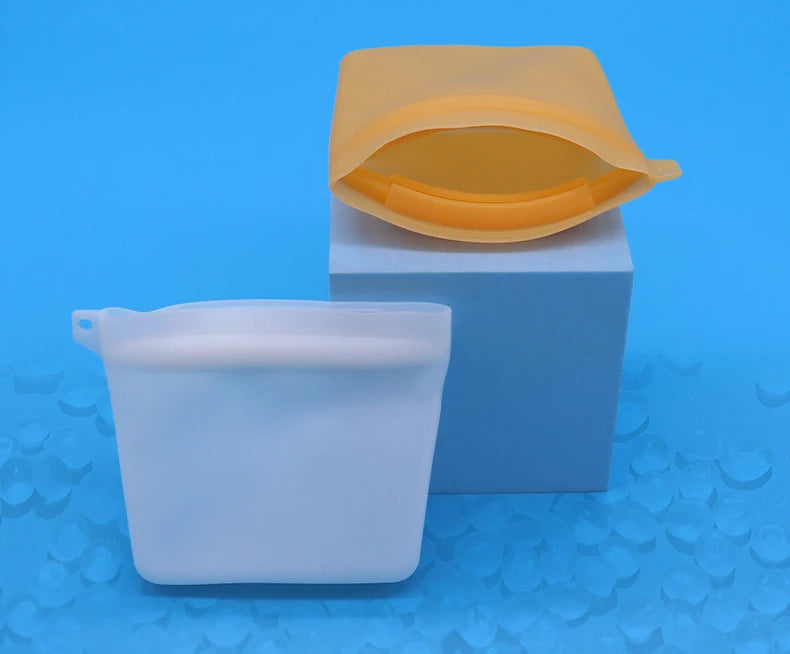 Dog Food Bag Waterproof Moisture-proof Pet Outdoor Training Dog Food Bag Dog Cat Silicone Snack Bag Storage Bag Pet Supplies